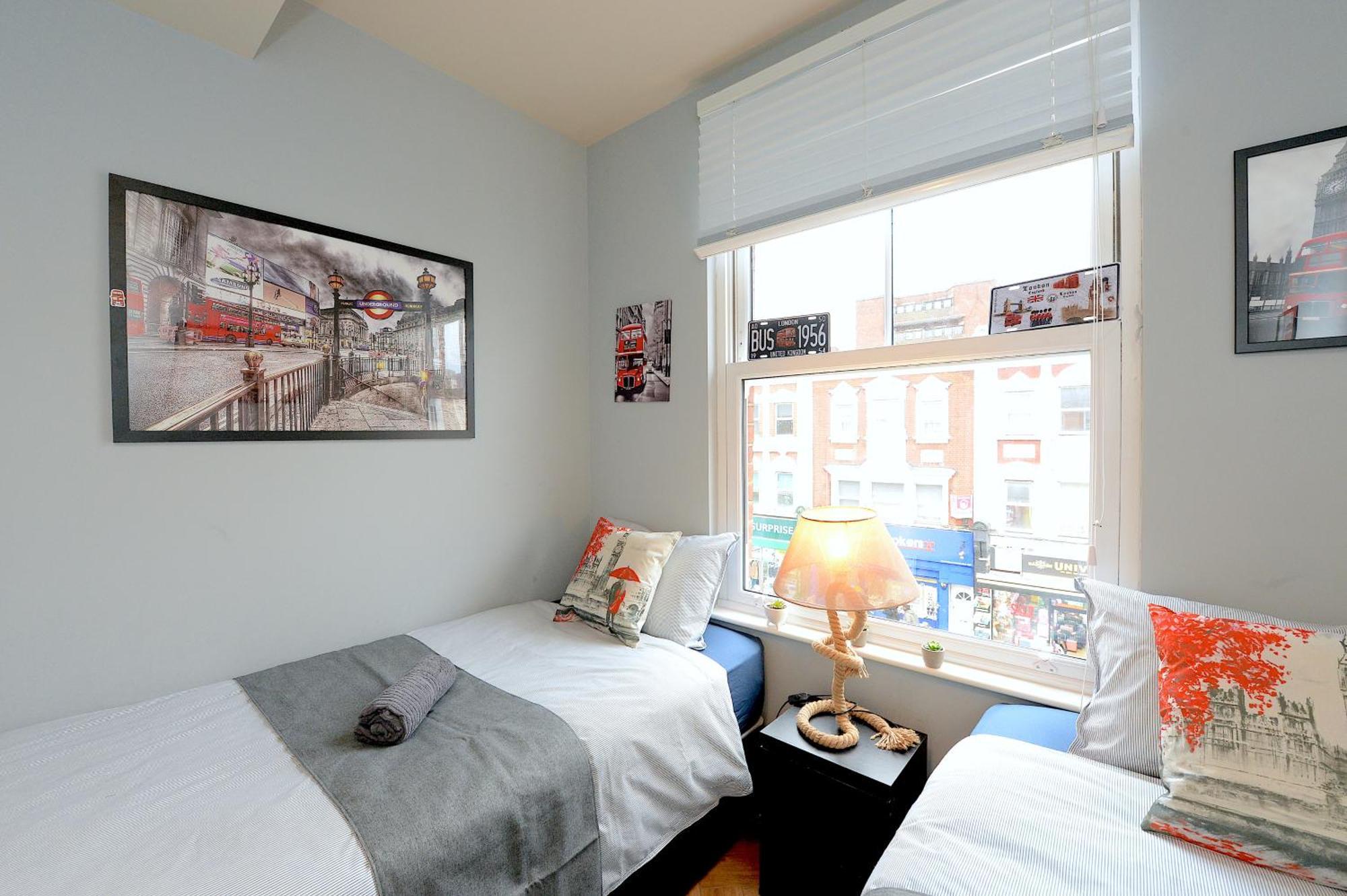 2 Bedroom Flat In Wood Green Piccadilly Line Londen Buitenkant foto