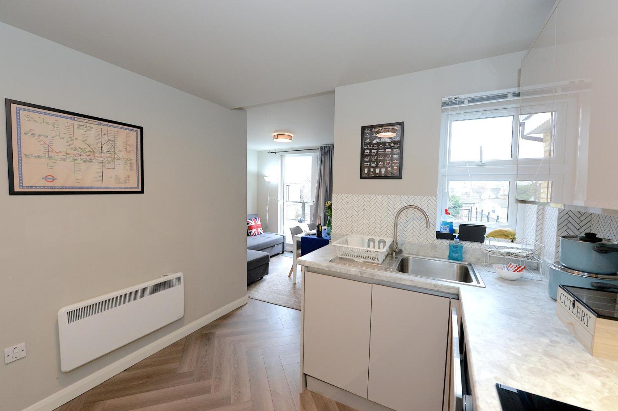 2 Bedroom Flat In Wood Green Piccadilly Line Londen Buitenkant foto