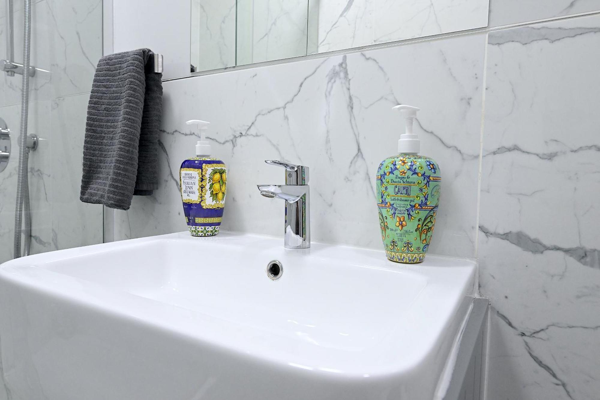 2 Bedroom Flat In Wood Green Piccadilly Line Londen Buitenkant foto
